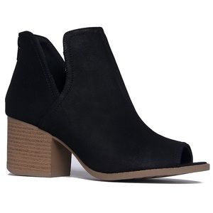 NWOT J. Adams Black Cut-Out Peep Toe Ankle Booties